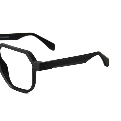Latest Black Fashion Eyeglasses at chashmah